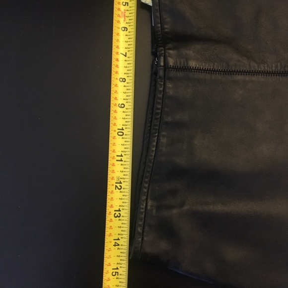 Classic Old Navy Black leather skirt- Size 6 - Picture 5 of 8